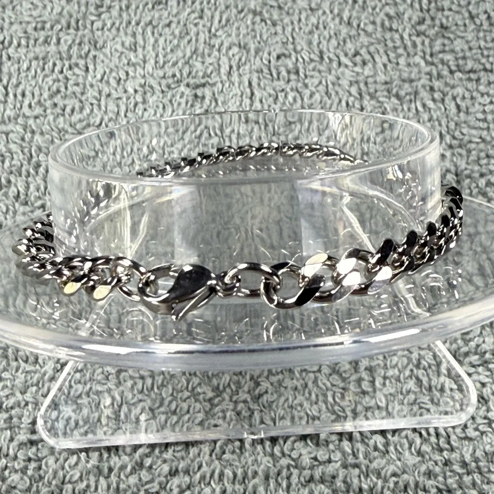 Elegant Silver Chain Bracelet